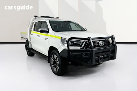 White 2021 Toyota Hilux Double Cab Chassis Sr5 (4X4)