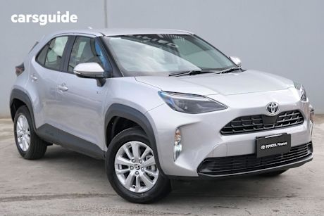 Silver 2024 Toyota YARIS CROSS HYBRID Hatch GX 4X4