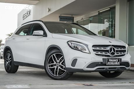 White 2019 Mercedes-Benz GLA-Class SUV GLA180 F