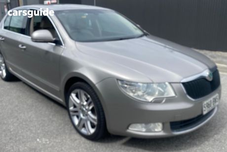 Beige 2009 Skoda Superb Sedan ELEGANCE 4X4