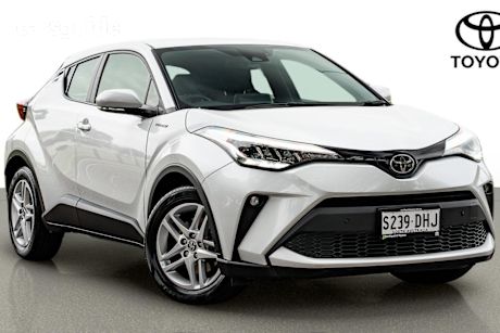 White 2023 Toyota C-HR SUV GXL F