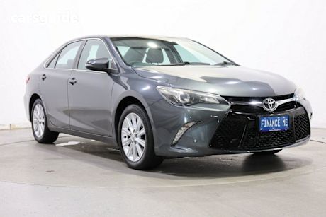 Silver 2017 Toyota Camry Sedan ATARA S F