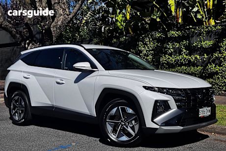 White 2025 Hyundai Tucson SUV ELITE F