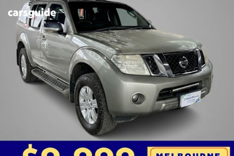 Silver 2011 Nissan Pathfinder Wagon St-L (4X4)