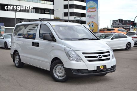 White 2018 Hyundai Iload Commercial R