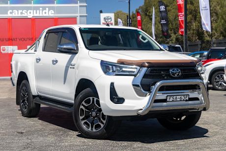 White 2020 Toyota Hilux Ute Tray SR5 4X4