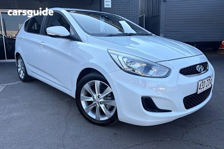 White 2019 Hyundai Accent Hatchback Sport