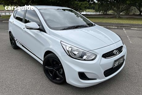 White 2019 Hyundai Accent Hatchback Sport