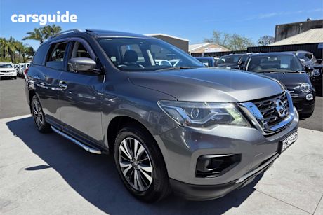 Grey 2017 Nissan Pathfinder SUV ST-L 4X4