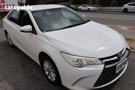 White 2015 Toyota Camry Sedan Altise