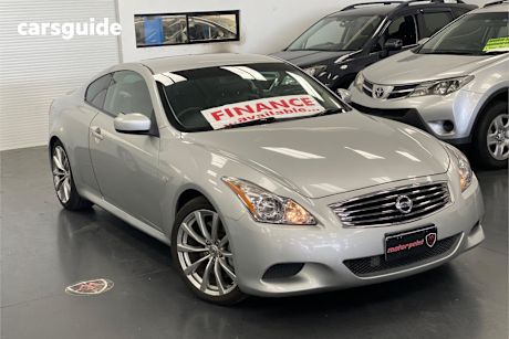 Silver 2007 Nissan Skyline Coupe