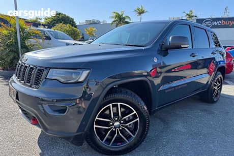 Grey 2017 Jeep Grand Cherokee SUV TRAILHAWK 4X4