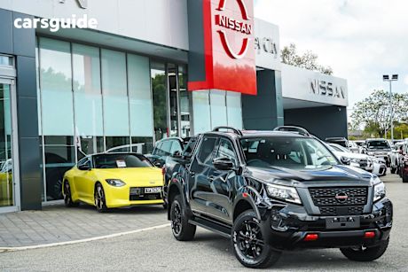 Black 2025 Nissan Navara Dual Cab Pick-up Pro-4X (4X4)