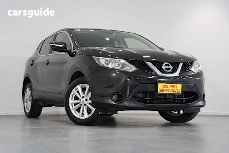 Black 2014 Nissan Qashqai SUV TS F