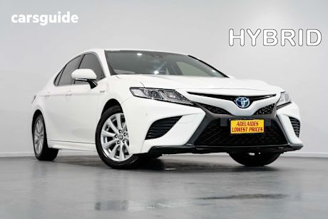 White 2019 Toyota Camry Sedan ASCENT SPORT F