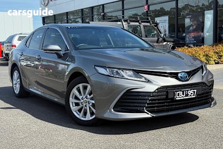 Silver 2022 Toyota Camry Sedan ASCENT F