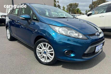 Blue 2010 Ford Fiesta Sedan Cl
