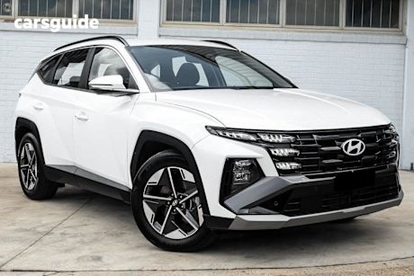 White 2025 Hyundai Tucson SUV F