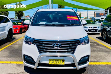 White 2018 Hyundai Imax Wagon Active