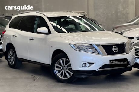White 2016 Nissan Pathfinder Wagon St (4X2)