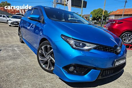 Blue 2016 Toyota Corolla Hatchback Zr