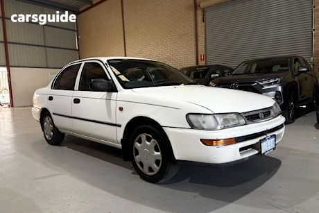 White 1999 Toyota Corolla Sedan CONQUEST F