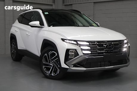 White 2025 Hyundai Tucson SUV PREMIUM 4X4