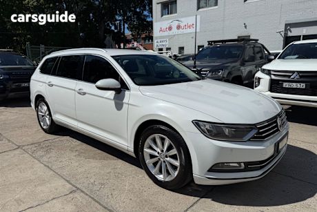 White 2015 Volkswagen Passat SUV 132TSI COMFORTLINE F