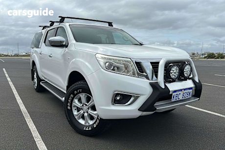 White 2015 Nissan Navara Ute Tray ST 4X4