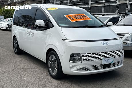 White 2024 Hyundai Staria Wagon