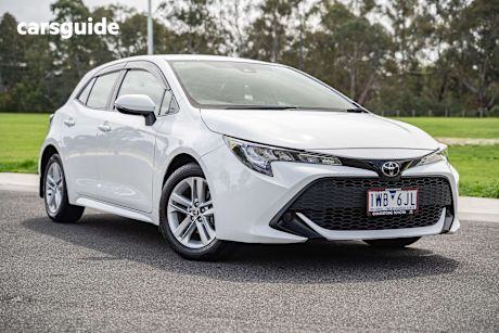 White 2021 Toyota Corolla Hatch ASCENT SPORT F