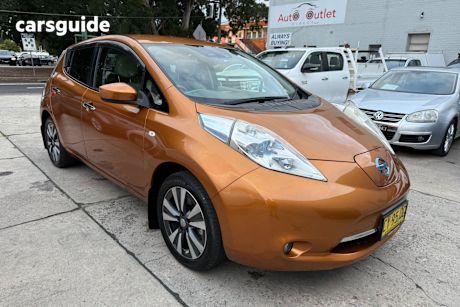 Orange 2017 Nissan Leaf Hatch X (ELECTRIC) ZE1