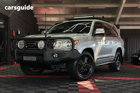 Silver 2014 Toyota Landcruiser SUV SAHARA 4X4