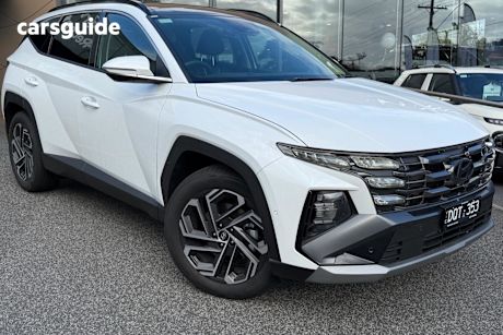 White 2025 Hyundai Tucson SUV PREMIUM 4X4