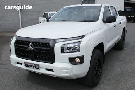 White 2025 Mitsubishi Triton Ute Tray GLX 4X4