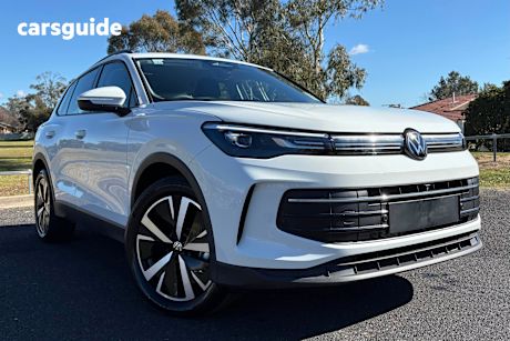 White 2025 Volkswagen Tiguan SUV 110TSI LIFE F