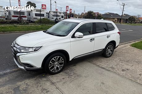 White 2018 Mitsubishi Outlander Wagon Exceed 7 Seat (Awd)
