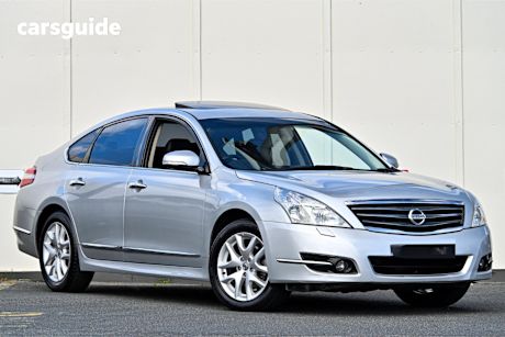 Silver 2010 Nissan Maxima Sedan 350 TI F