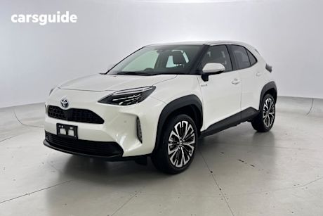 White 2020 Toyota Yaris Cross SUV URBAN F