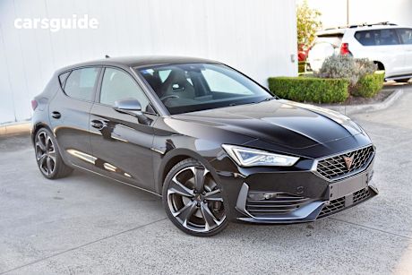 Black 2022 Cupra Leon Hatchback Vz