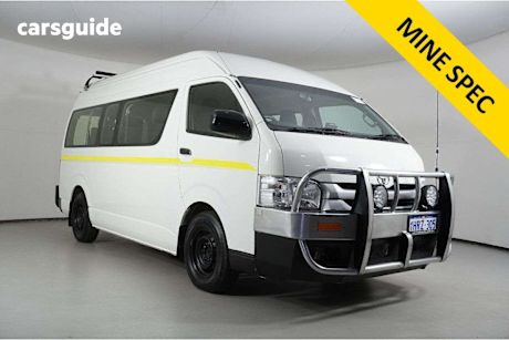 White 2016 Toyota HiAce Bus Commuter (12 Seats)