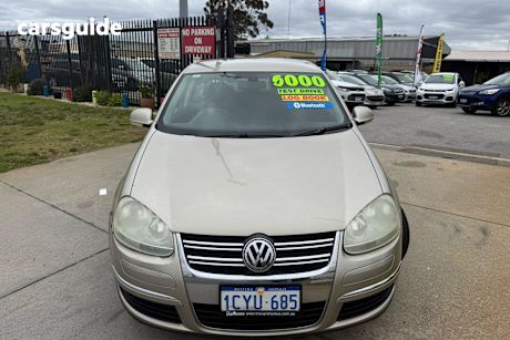 Beige 2008 Volkswagen Jetta Sedan FSI F