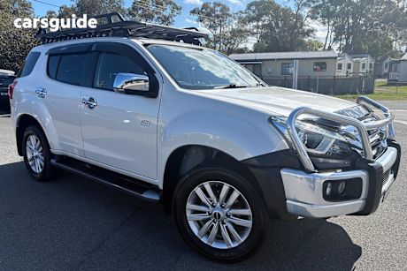 White 2017 Isuzu MU-X SUV LS-U 4X4
