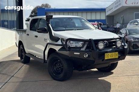 White 2021 Toyota Hilux Double Cab Pick Up Sr (4X4)