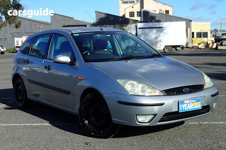 Silver 2004 Ford Focus Hatchback Cl