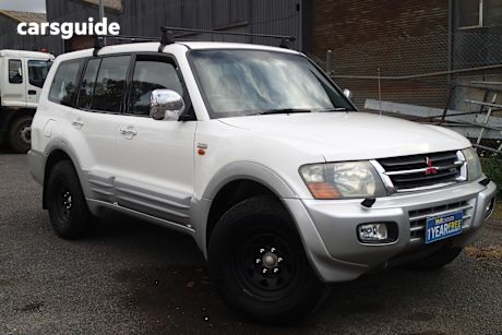 White 2002 Mitsubishi Pajero SUV GLS 4X4