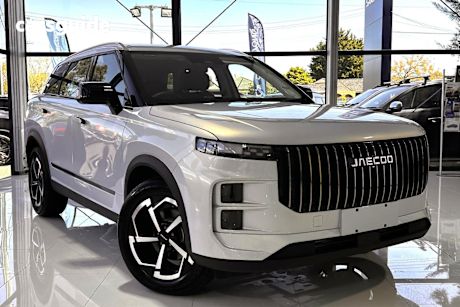 Silver 2025 Jaecoo J7 SUV CORE F