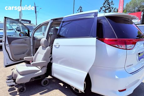White 2009 Toyota Estima Wagon