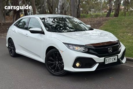 White 2018 Honda Civic Hatchback Vti-S