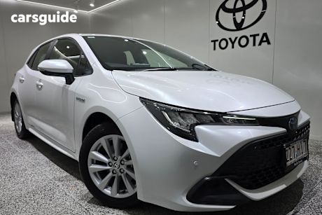 White 2023 Toyota Corolla Hatch ASCENT SPORT HYBRID F